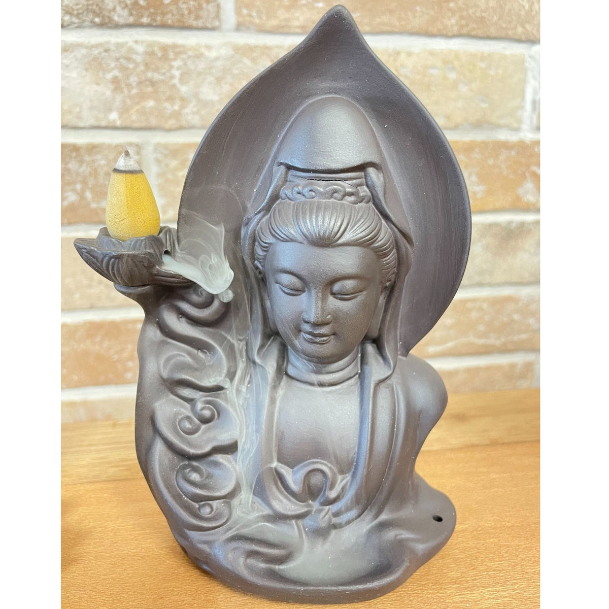 Quemador de Incienso de Reflujo - figura Zen con cascada de humo