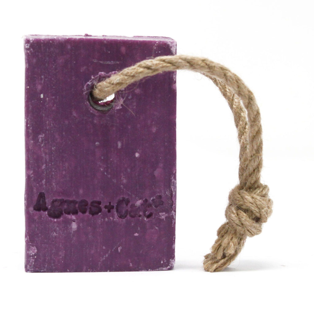 Jabón Artesanal con Cordón - Peonias Prensadas