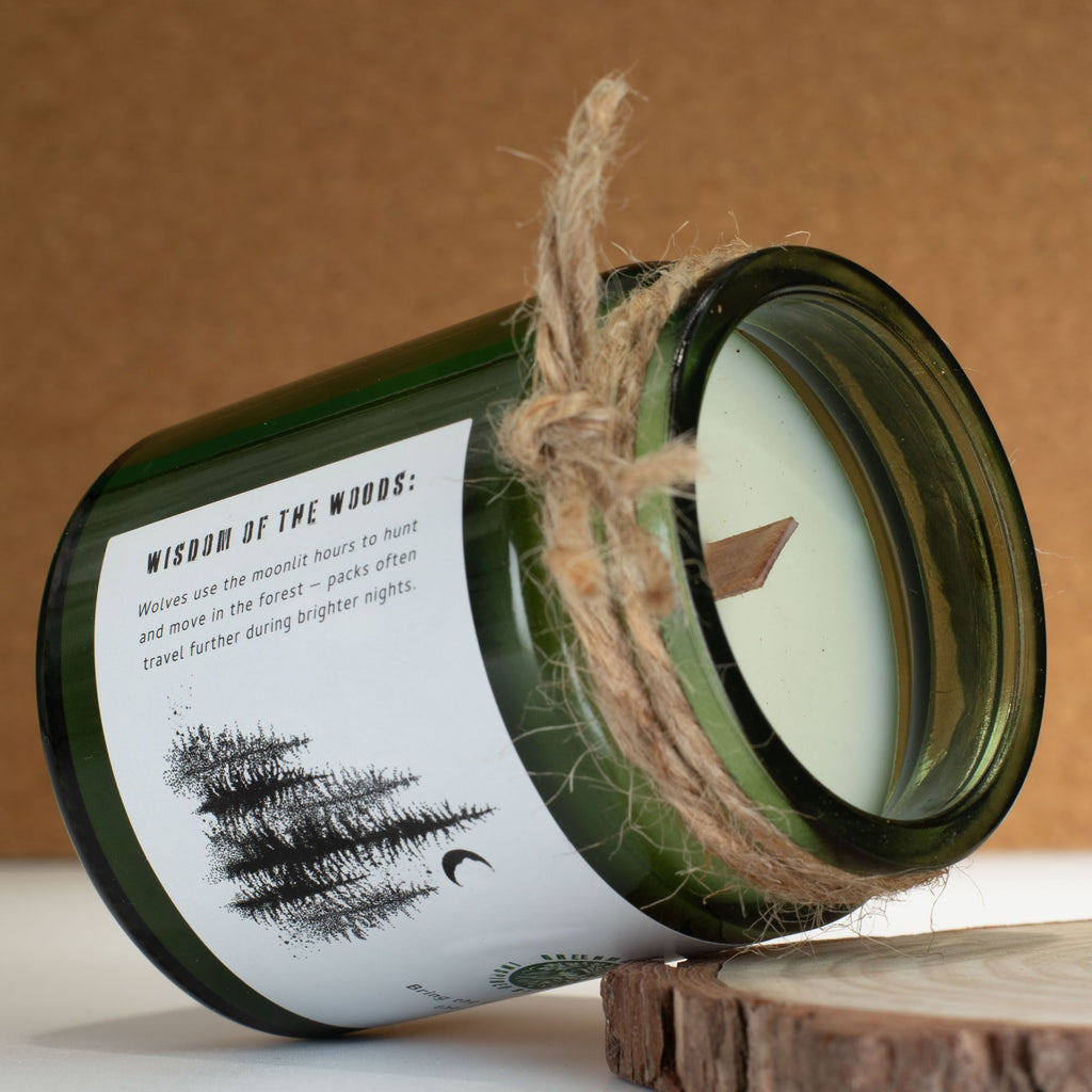Vela de soja Woodwick · Luna del lobo · Greenman